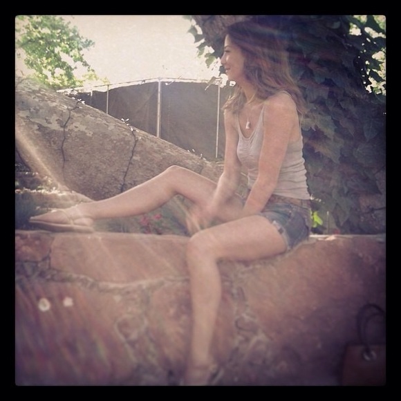 Meet your Posher, Carol! Make an offer!! - Picture 2 of 8